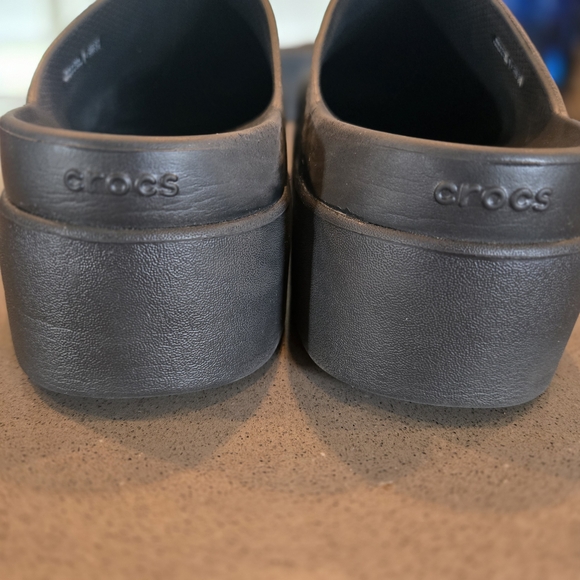 Crocs Dylan Platform Clogs - Picture 6 of 6